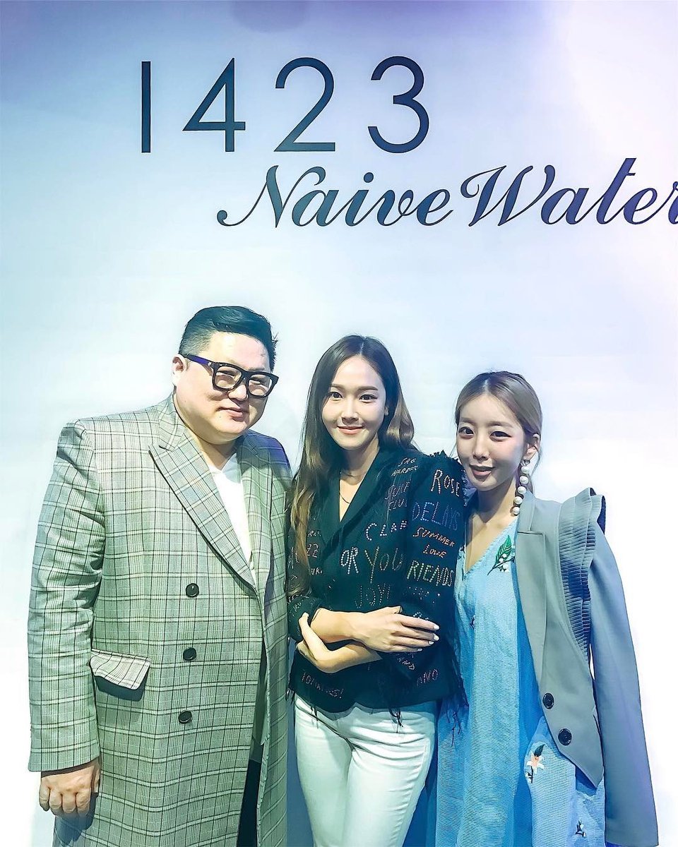 [PIC][20-04-2017]Jessica tham dự sự kiện ra mắt chi nhánh mới của thương hiệu "1423 Naive Water"  C-BinxOUQAEUBqo