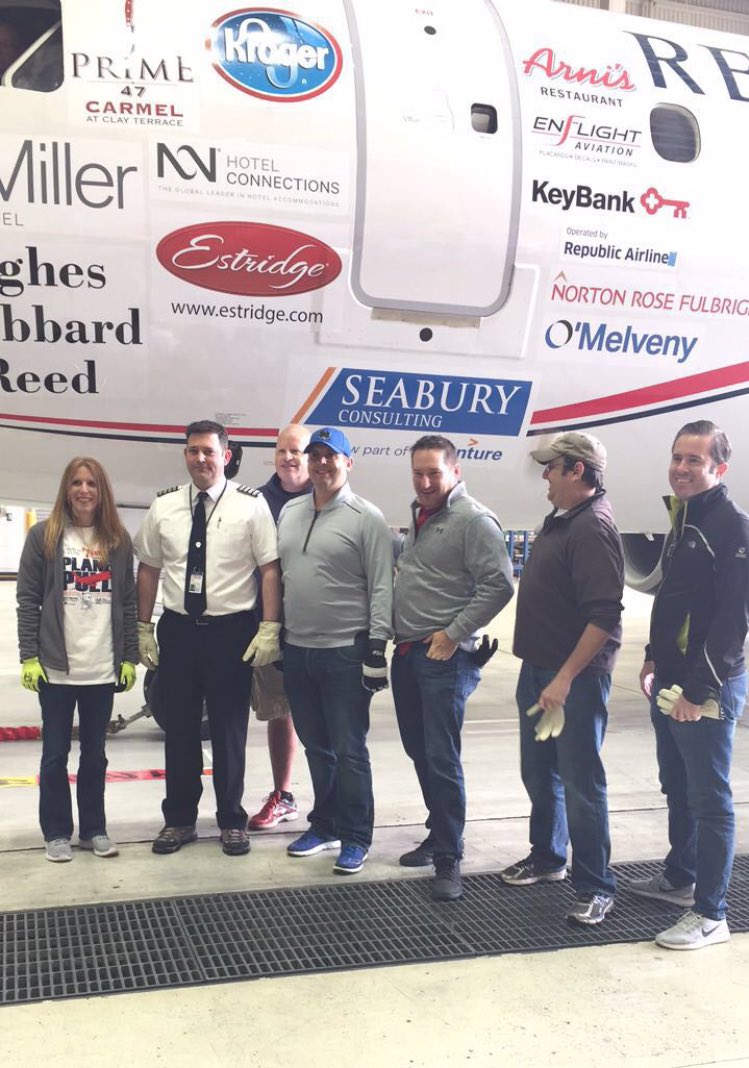 RepublicAirways's tweet photo. Great effort- Flight Ops/SOC team from Republic Airline! Way to represent! Their time was 7.86 secs. #rjet #PlanePull2017 #4thekids https://t.co/n4pPQulZfz