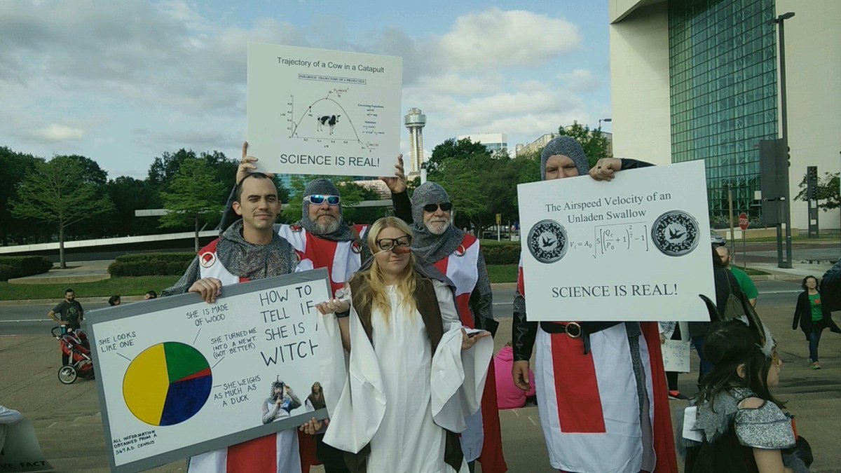 ScienceMarchDAL's tweet image. No shortage of great signs this morning!