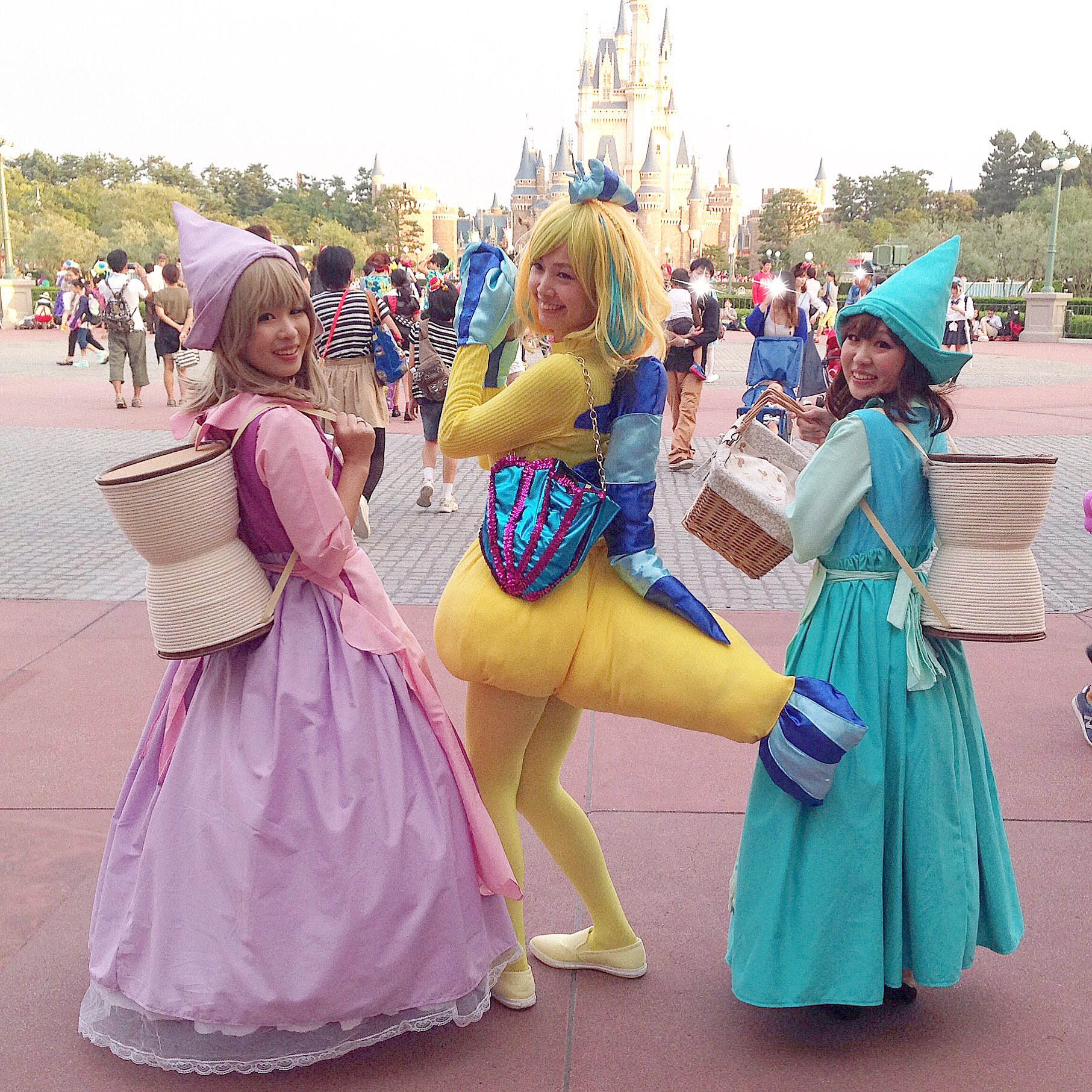 使ったんよ Com Disney垢 昨日は映画シンデレラが地上波初放送されましたね シンデレラのネズミ達は衣装の色のパープル パーラで名前を覚えるとわかりやすいですよ シンデレラ 映画シンデレラ パーラ スージー ディズニー ディズニーランド