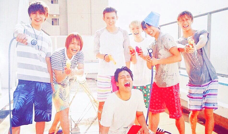 Uzivatel S Na Twitteru ジャニーズwestデビュー3周年 ジャニーズwestおめでとう Westデビュー3周年おめでとう ジャニストみてると 自然と笑顔になれるしみんなの楽しそうな顔みてるとこっちも幸せになれる これからも応援し続けます ˆoˆ