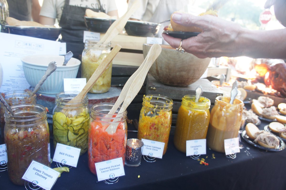 Best booth and the most tenderest pork i've had all year <a href="/SwineandSons/">Swine & Sons</a> <a href="/WinterParkTaste/">Taste of Winter Park</a> <a href="/SwineNSonsChef/">Rhys Gawlak</a>