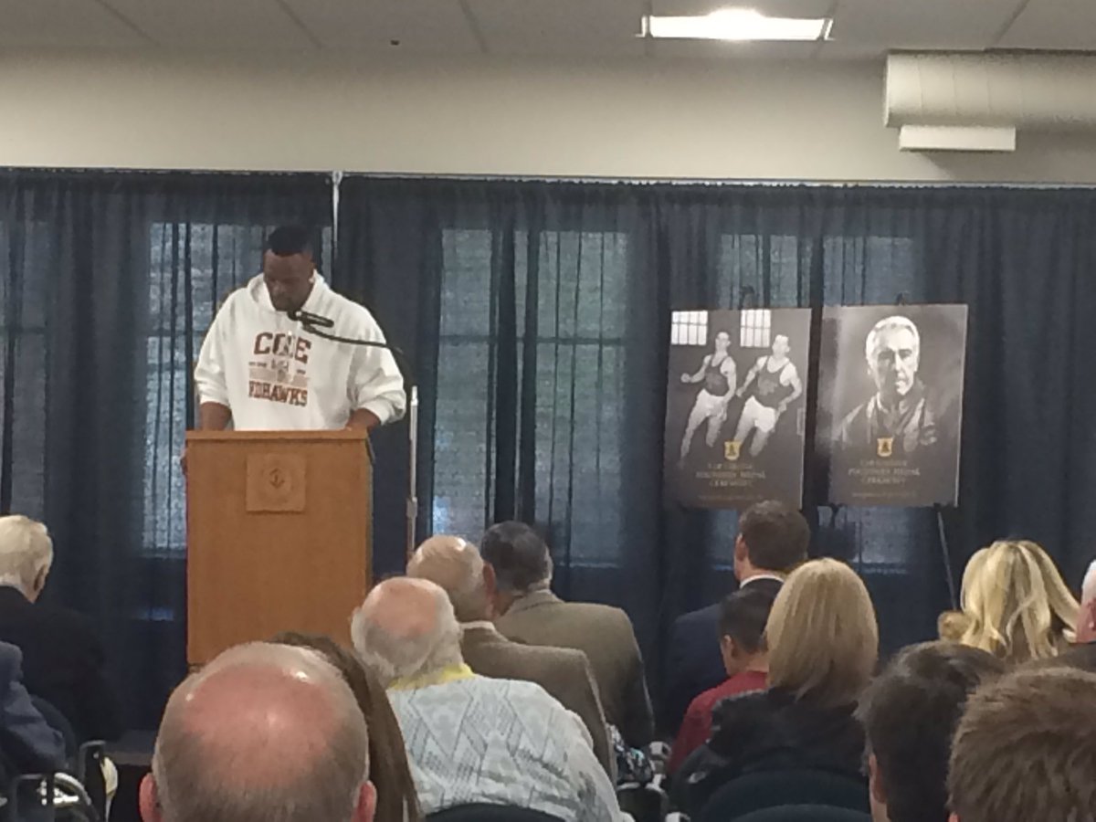 MiaOBrienTV's tweet image. Marv Levy. 

@Fred22Jackson. 

Every @buffalobills jersey in the State of Iowa. 

In one room. 

#Kohawks #d3fb