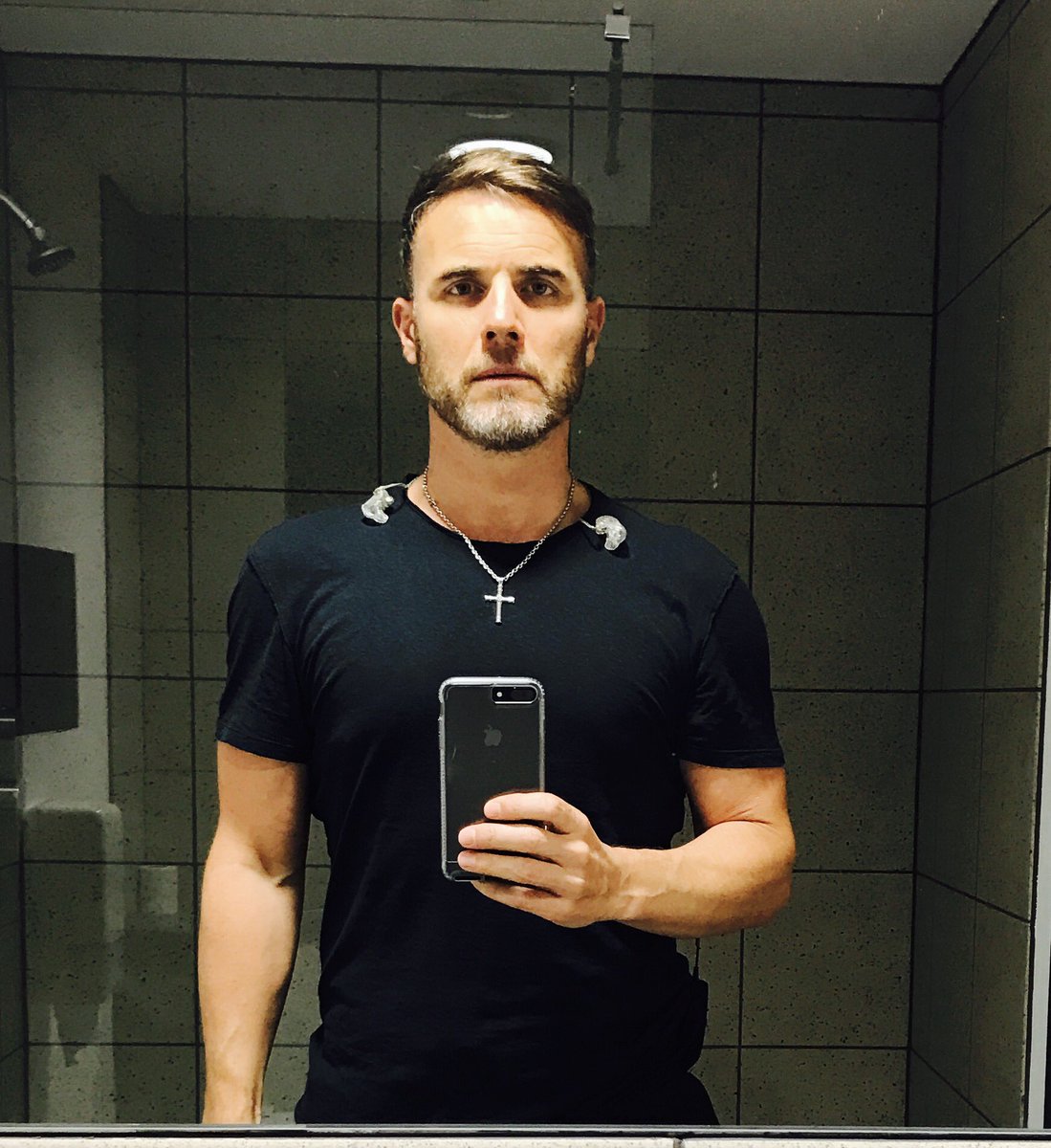 GaryBarlow's tweet image. Day 5 juicing ! Feeling full of energy today !!!! Ready or tour now !!!!!