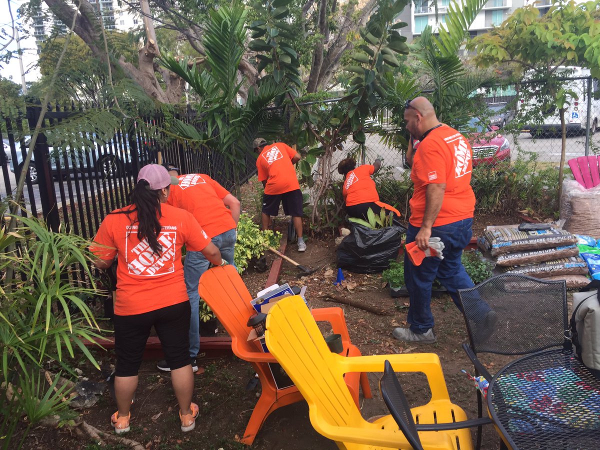 evolve_miami's tweet photo. The vegetable garden &amp; border plants are getting planted with the help of our friends @HomeDepot @TeamDepot @lauraescarraga2 @MiamiChamber https://t.co/bfFTxDQ0yh