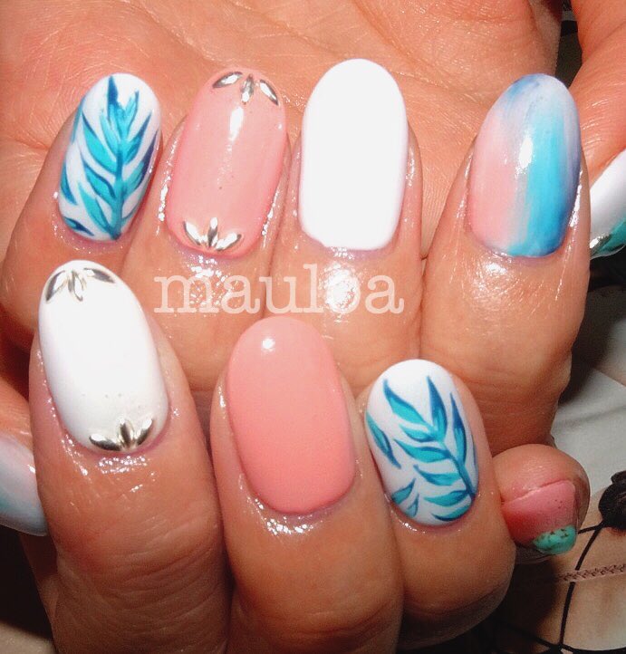 Mauloa ピンク ターコイズかわいい いつもありがとう 夏ネイル 夏ネイル17 サマーネイル フェザーネイル Alexiastam クリアネイル コンチョネイル ターコイズネイル シルバーネイル 海ネイル 大理石ネイル エスニックネイル サーモンピンク