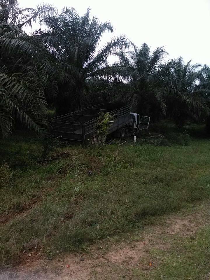 Wslm Pn. HanaKhairi. Hutang apa tu puan? Kalau study loan biasanya interestnya rendah.. ia boleh dikaterogikan hutang berkat kalau diurus dengan betul.. loan biar berpada2, digunakan utk tujuan sebenar iaitu belajar.. belajar tu boleh tingkatkan nilai diri kita.. bila nilai diri meningkat, poket pun meningkat, insyaAllah.