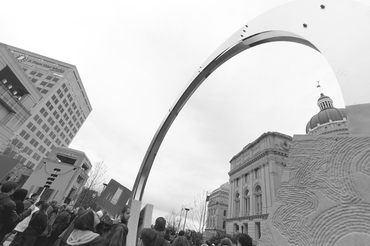 AlanFangor's tweet photo. Indiana State House science march crowd
#marchforscience #sciencemarch #ScienceMarchIndy https://t.co/hT4MQ42ZDN