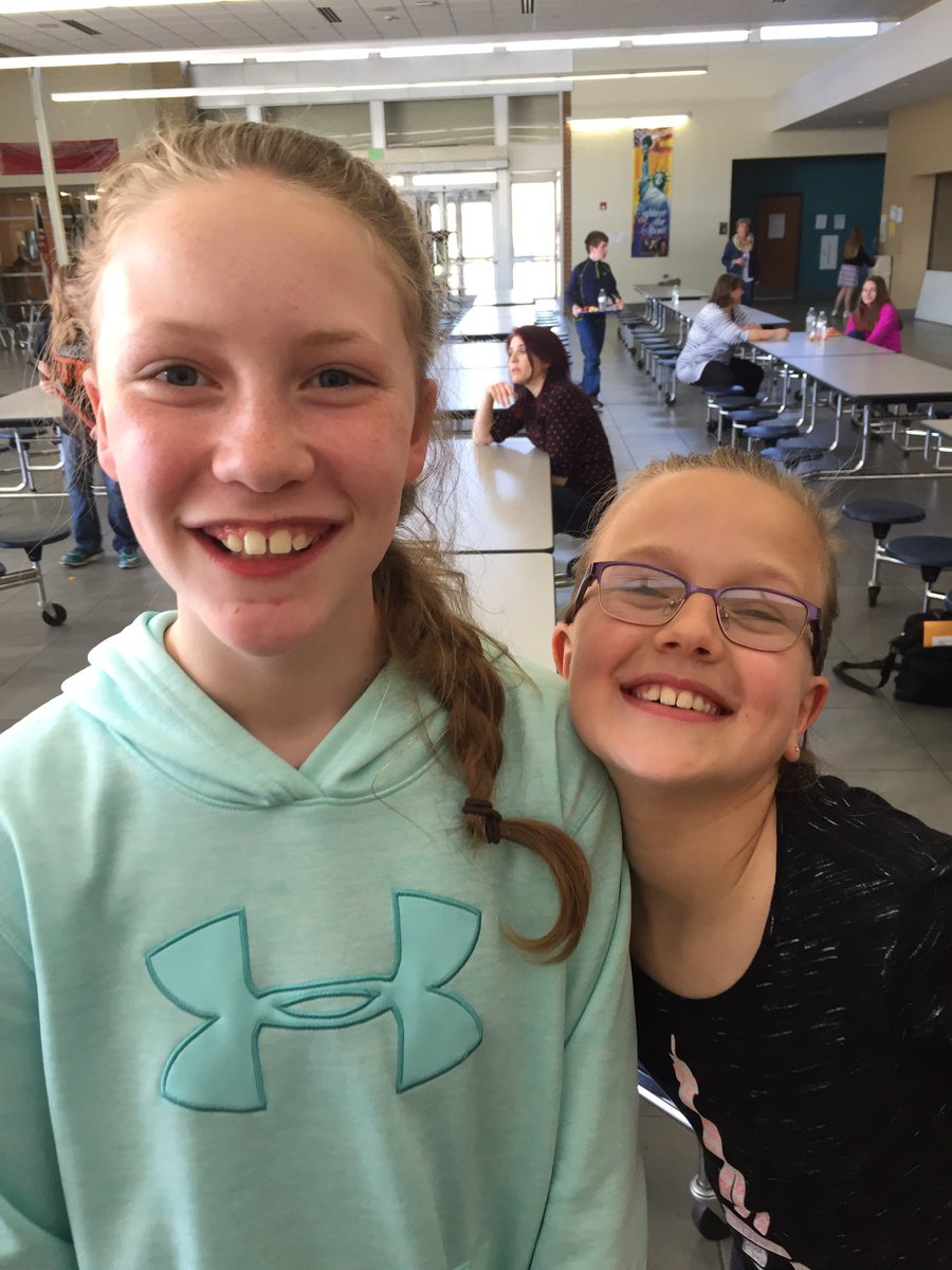 bethfrenchick's tweet photo. @Comet_Bands @cc_comets honor band kids lend a hand cleaning up after lunch 👍🏻 #RCHB #theirbanddirectorrocks https://t.co/znYl2cPB5Q