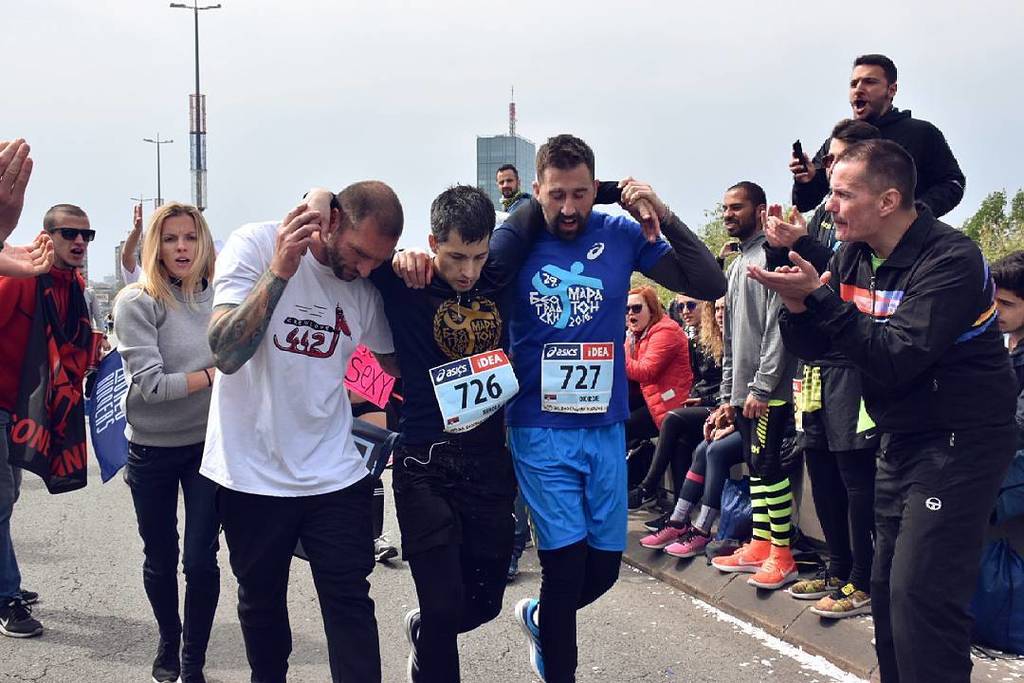 runningjunkies's tweet photo. NO one left behind!
📷 By @sephpro297
🔸
#runningjunkies #btgbgd #beogradskimarathon #bridgethegap #allplanet #crewl… https://t.co/TX12psqQaW https://t.co/2XSCzj2x1h