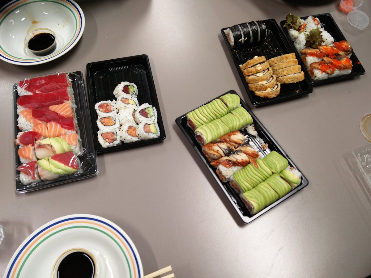 pauwelspj's tweet image. Hackaton food iDA style @iDAMediaFoundry #AngularAttack