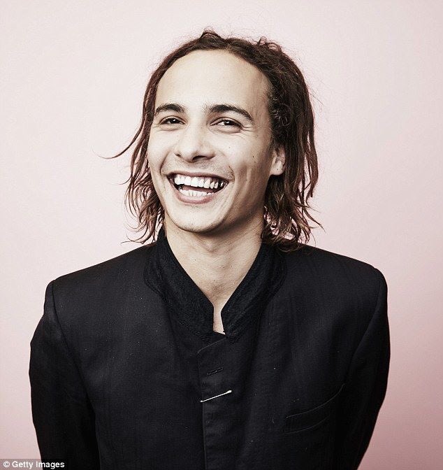 Happy birthday Frank Dillane!!! Hope you have a great day!!! I love you so much!     