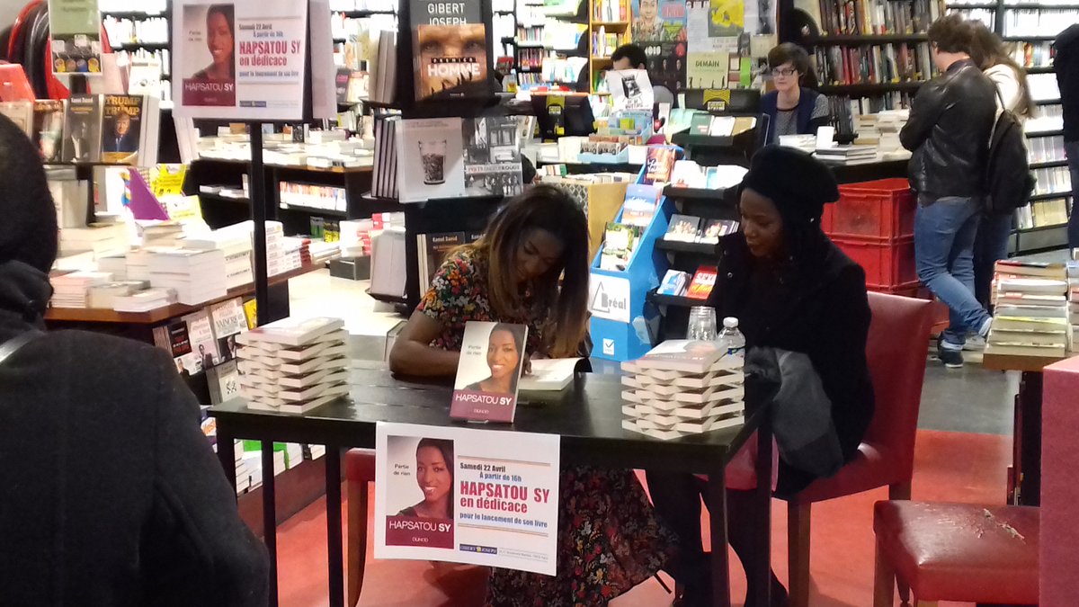 Merci <a href="/HapsatouSy/">Hapsatou SY</a> pour cette dédicace de #PartieDeRien chez <a href="/GibertJoseph18/">Gibert Joseph Barbès</a> !