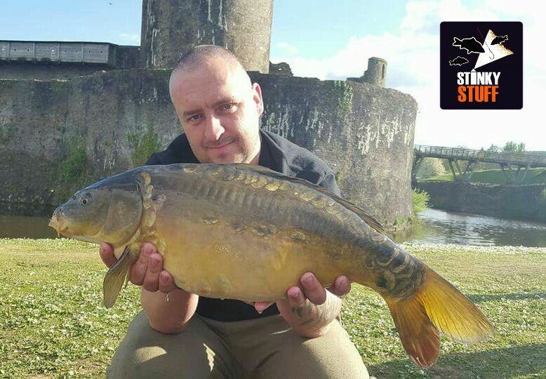 Robert Gru Kerr is having a cracking weekend on our Bubblegum Cream flavour Stinky Stuff #StinkyStuff #Carp