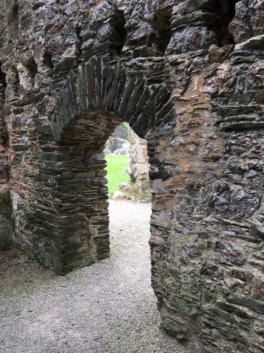Berry Pomeroy Castle ruins! Another lovely day out in Devon @EnglishHeritage #castle #berrypomeroy #ruins #lovedevon ❤️