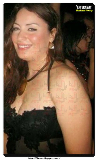 نرمين الفقى نشرت بالـ «فيس بوك» صورة بفستان أسود شفاف