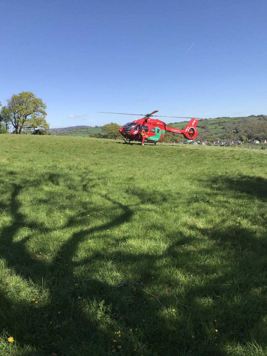 steve_paramedic's tweet photo. Thanks to @EmrtsWales @air_ambulance for backup today great crew #999family #emsshift 🚑🚁 https://t.co/MA5lAjSLzb
