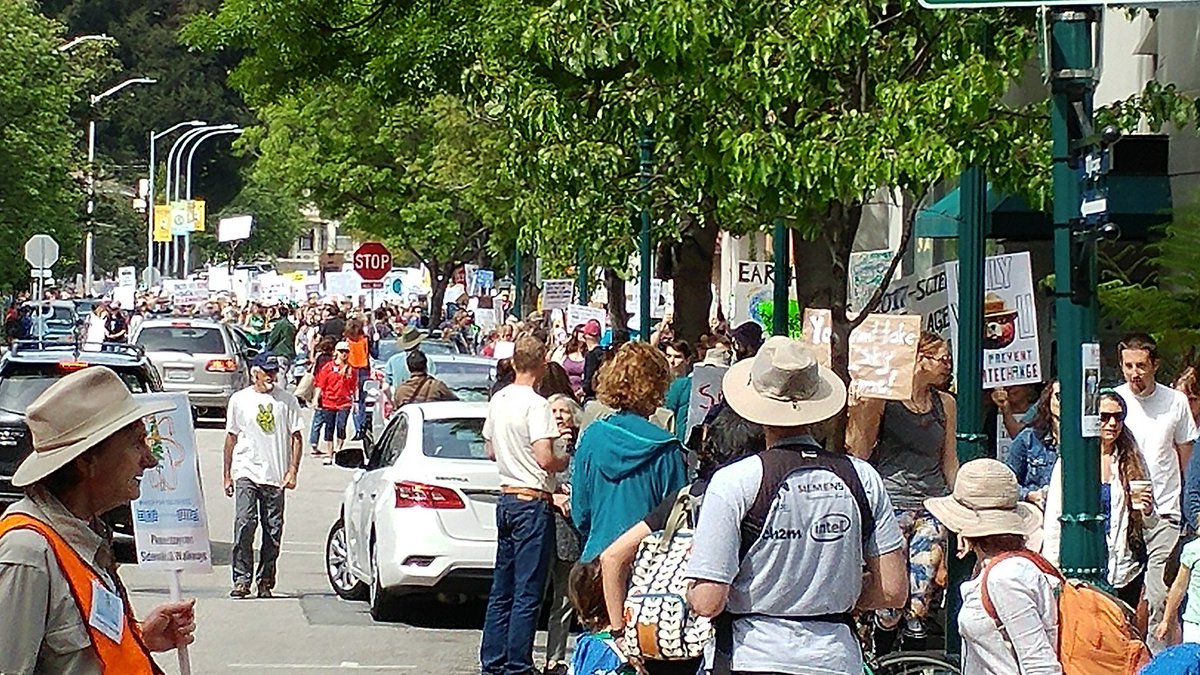 ScienceMarchSCZ's tweet image. Come march with us! #SantaCruz #MarchforScience #EarthDay