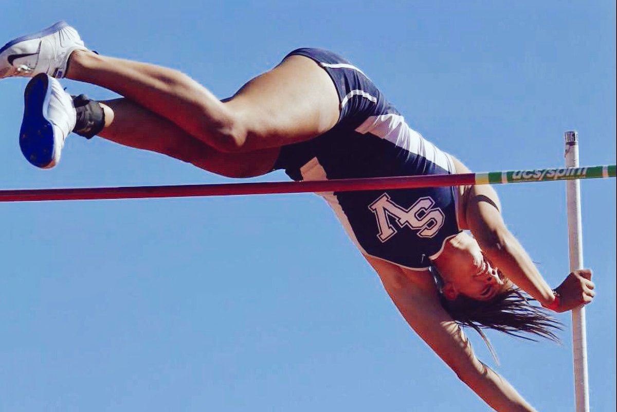 SVABCTrack's tweet photo. Area CHAMP! @Colleennclancyy wins the GOLD in the pole vault with 12-06 and advances to Regionals! #SVTrack #AreaChamp #mysanewssportpicture https://t.co/zcniNA3ivc