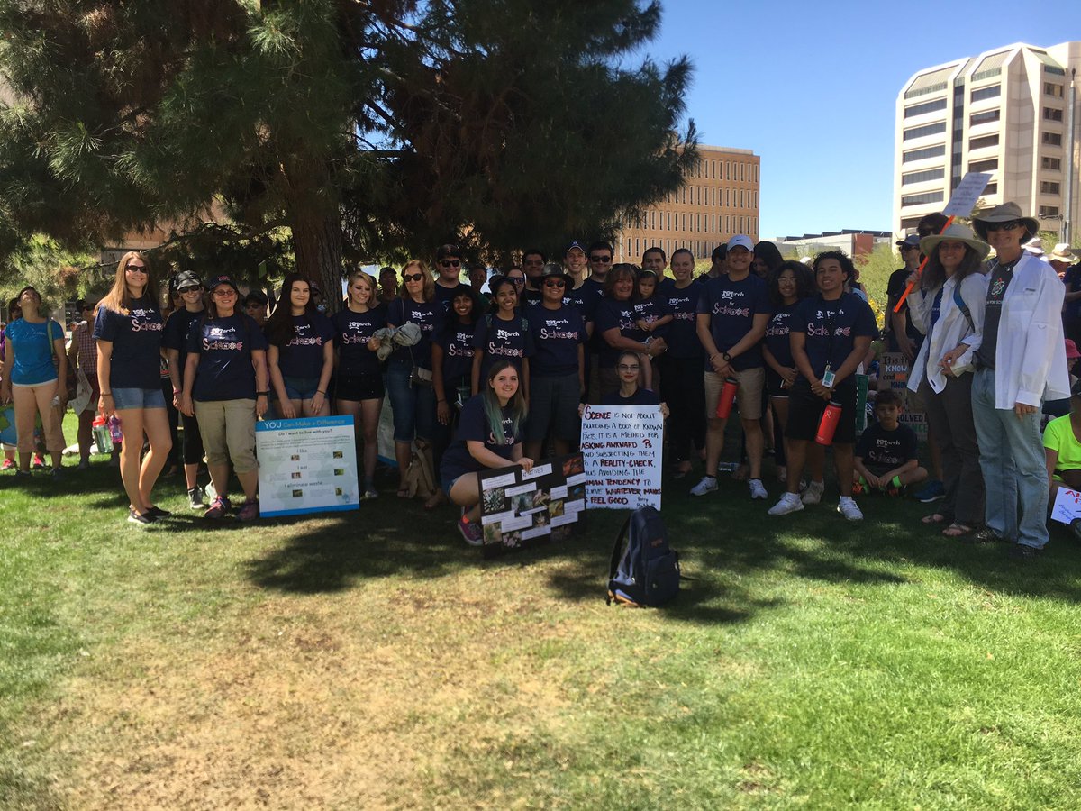 sciencemarchphx's tweet photo. #MHSLENZ At the #PhxMarchForScience https://t.co/R3idFeYRy1