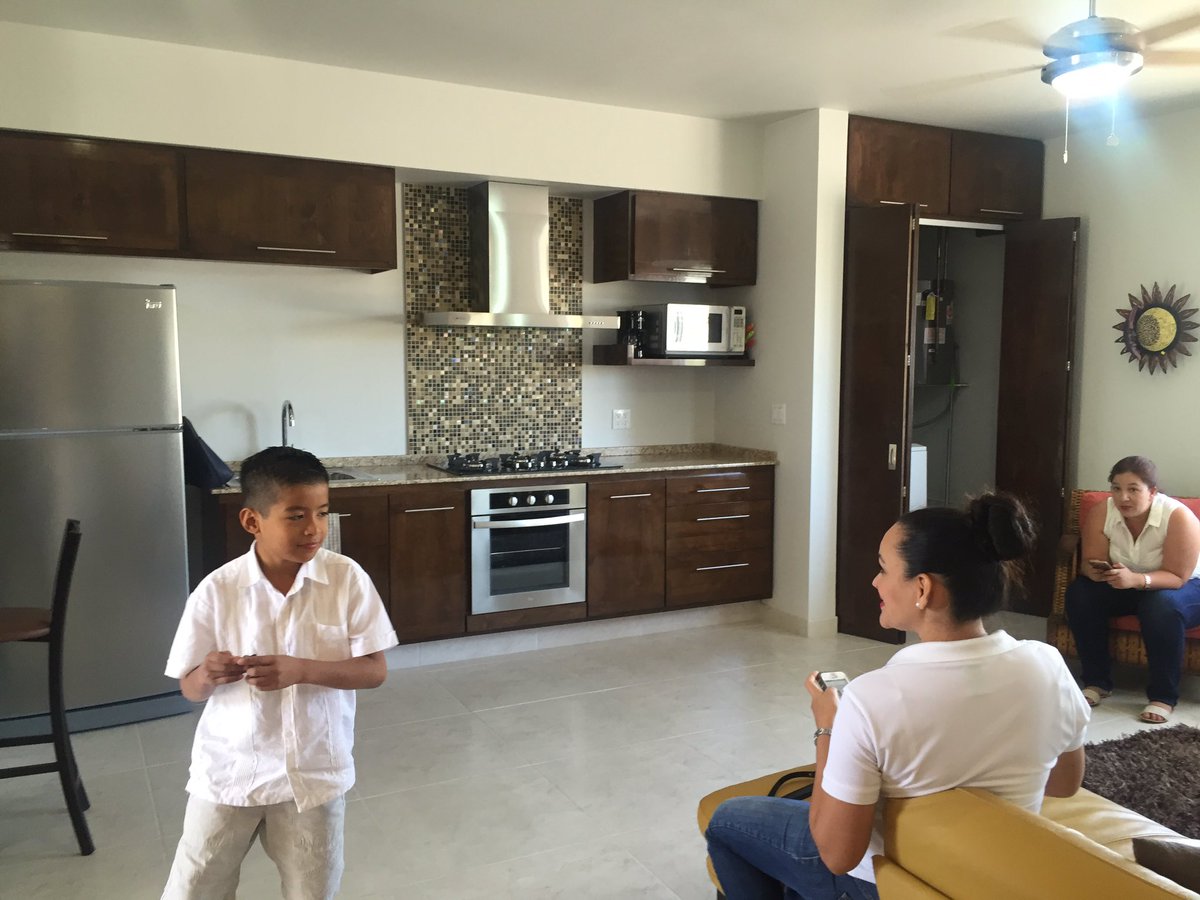 YADIBATAZ's tweet photo. Saturday at An #openHouse #Studioloft con Simon &amp;AMPI Realtors #Paseosdelmalecon https://t.co/9M9Fu64V9m