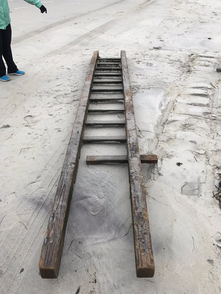 PlasticStrands's tweet image. Thank you to the #IpswichMA Recycling Committee and @thetrustees for organizing #EarthDay cleanup at @CraneBeachMass 🌏 ♻️