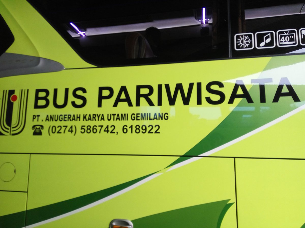 nizarzainury's tweet image. At garasi Po tami jaya kadipiro jogjakarta #bismania #sr2 #legacysr2 #tamijaya #tamijayalovers @Ayonaikbiscom @karoseriID @Bismen48