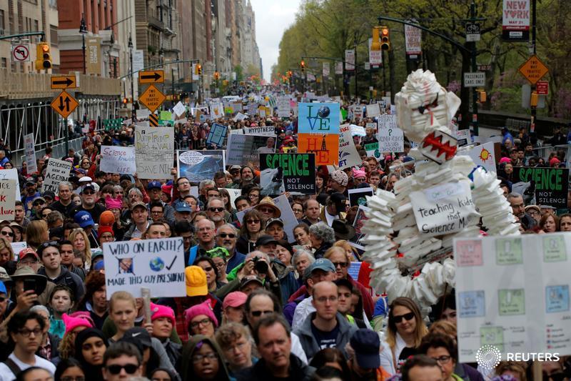 BrightStartSA's tweet image. Thousands of people turn out in #EarthDay March for Science: ln.is/6bx0t by #Reuters via @c0nvey
