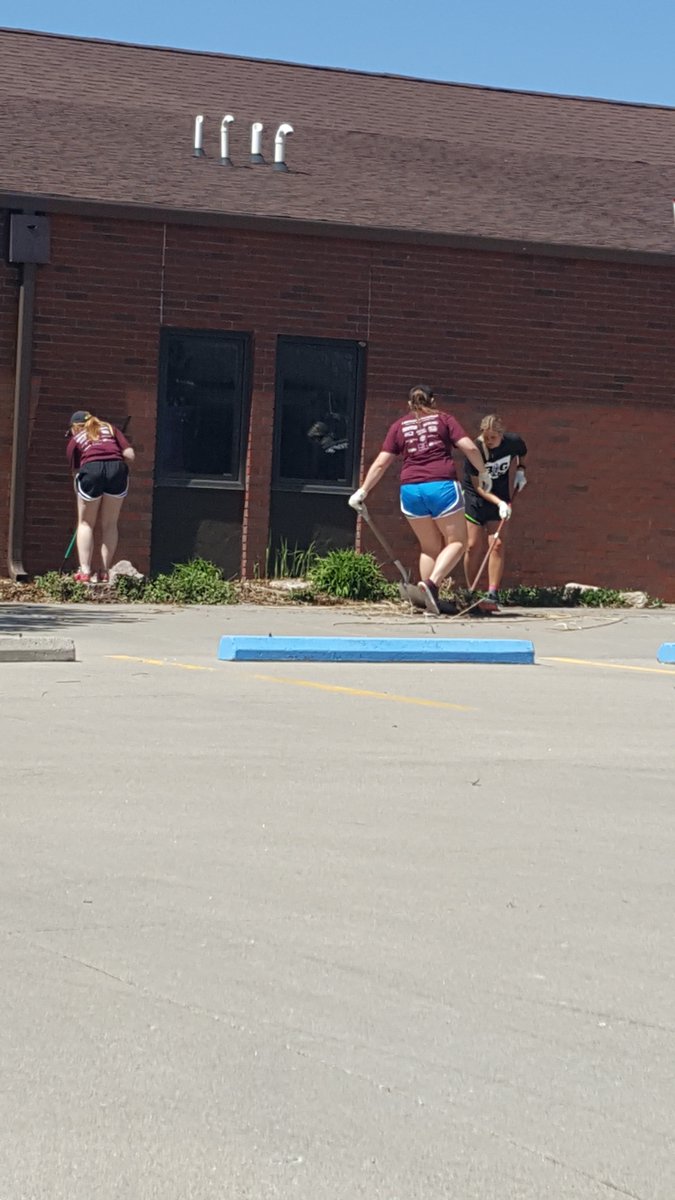 CSCLifestyles's tweet image. Hard at work today! #Big Event