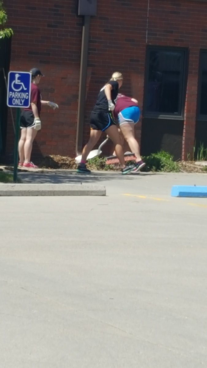 CSCLifestyles's tweet image. Hard at work today! #Big Event