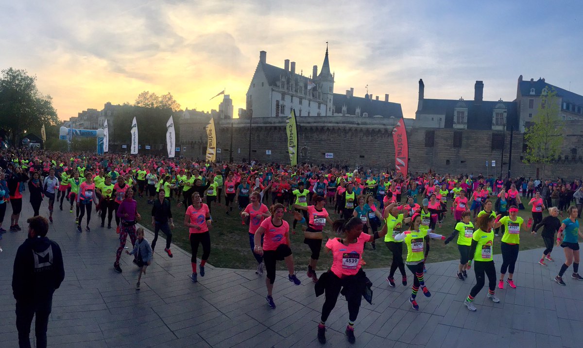 StartingGirlRun's tweet photo. Chaud chaud bientôt le départ #startinggirlsrun https://t.co/2Jv6tFxSP3