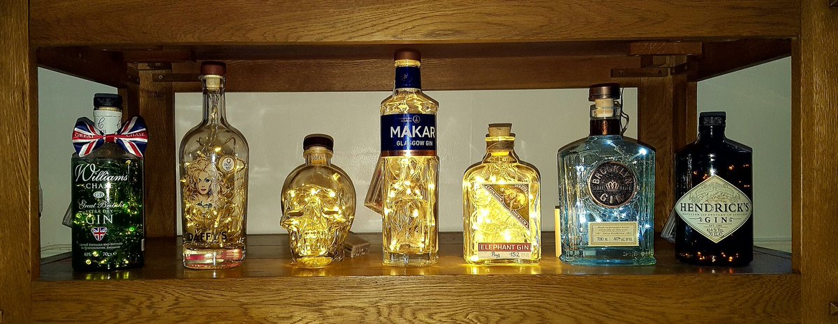 Gerrys_Kitchen's tweet photo. Loving my #gin & #vodka bottle lamps. @ChaseVodka #GBGin @DaffysGin @crystal_head @MakarGlasgowGin @ElephantGin @BrooklynGin @HendricksGin https://t.co/QMZGuTLa1t