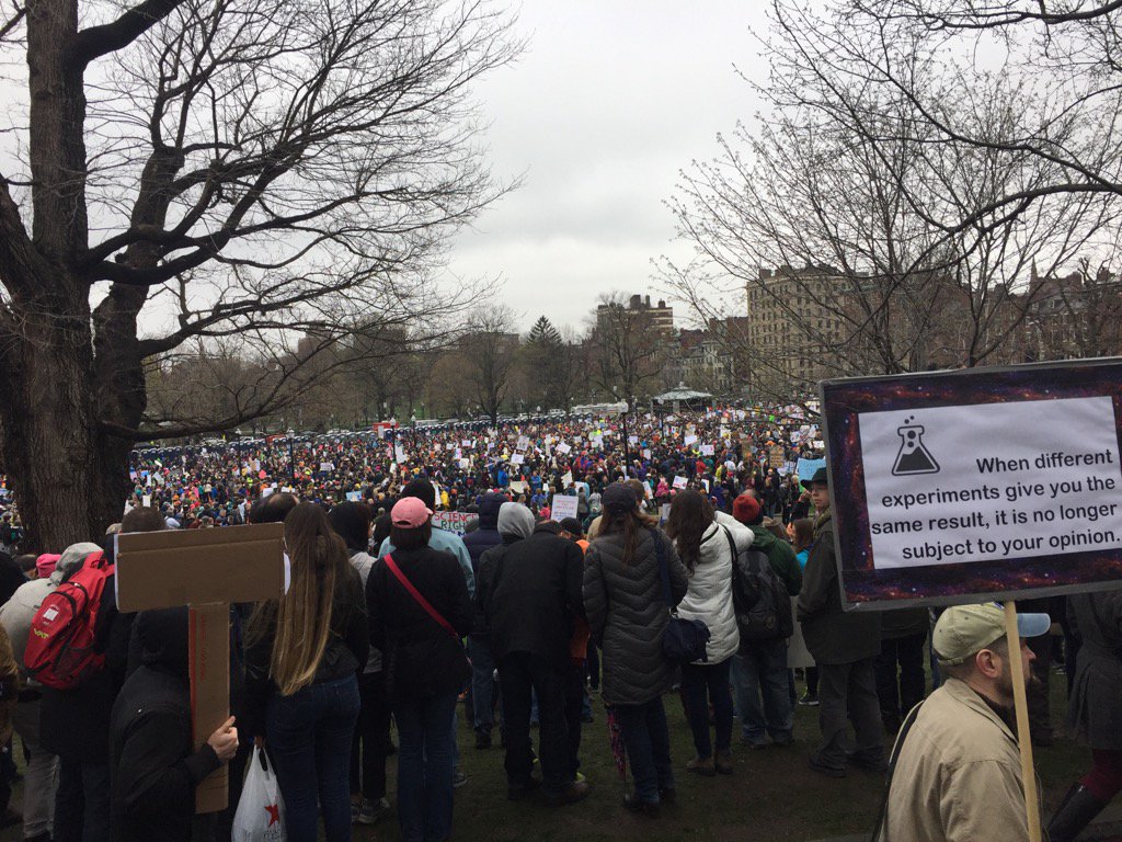 jwatson0's tweet photo. Boston Common #marchforscience #Boston https://t.co/3nKMAceKsH