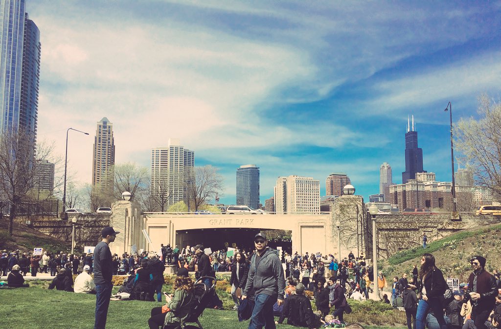 bergermyster's tweet photo. #ScienceMarchCHI https://t.co/uDeg607oLi