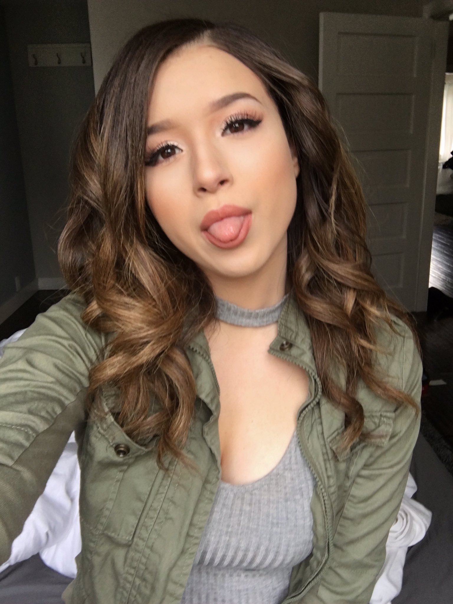 Pokimane ️ On Twitter Lcs Finals Day 1 😊💖 If You See Me