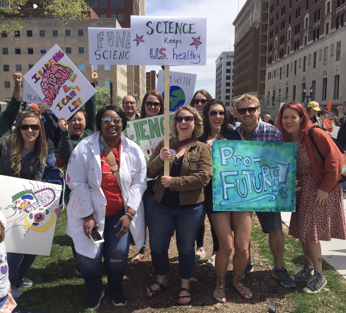 amyralston's tweet image. Ralston Lab and friends at #marchforscience @ScienceMarchLAN @michiganstateu! #greatdayforSCIENCE!!