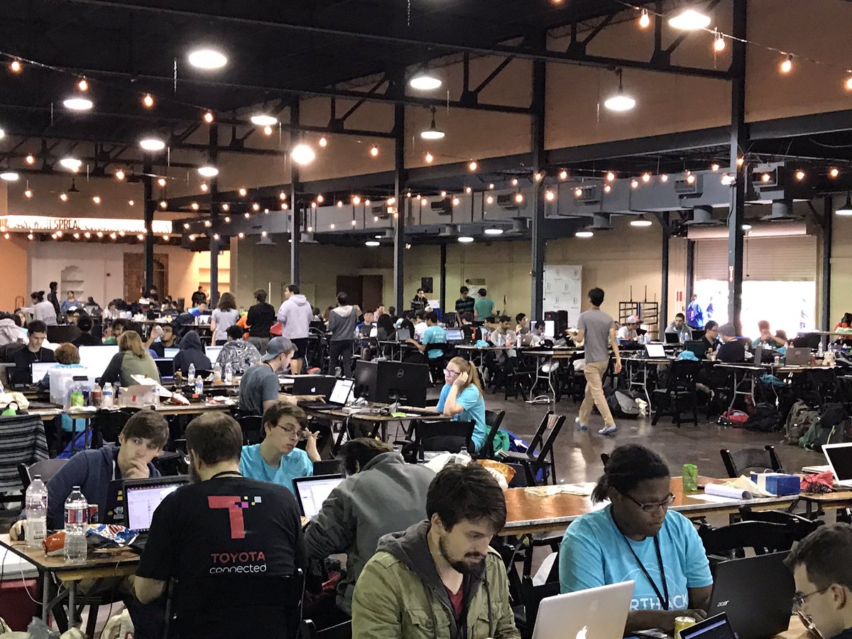 KenTabor's tweet photo. You can see all the amazing project builds going on at #EARTHACK in #dfw https://t.co/Pc6SEbFL18