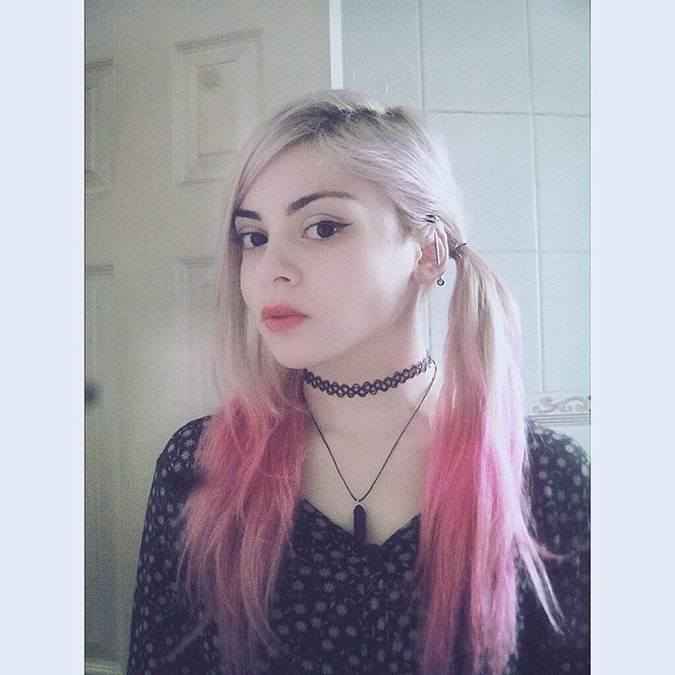 When I will hit 1,000 followers I will do a cat girl cosplay 😜