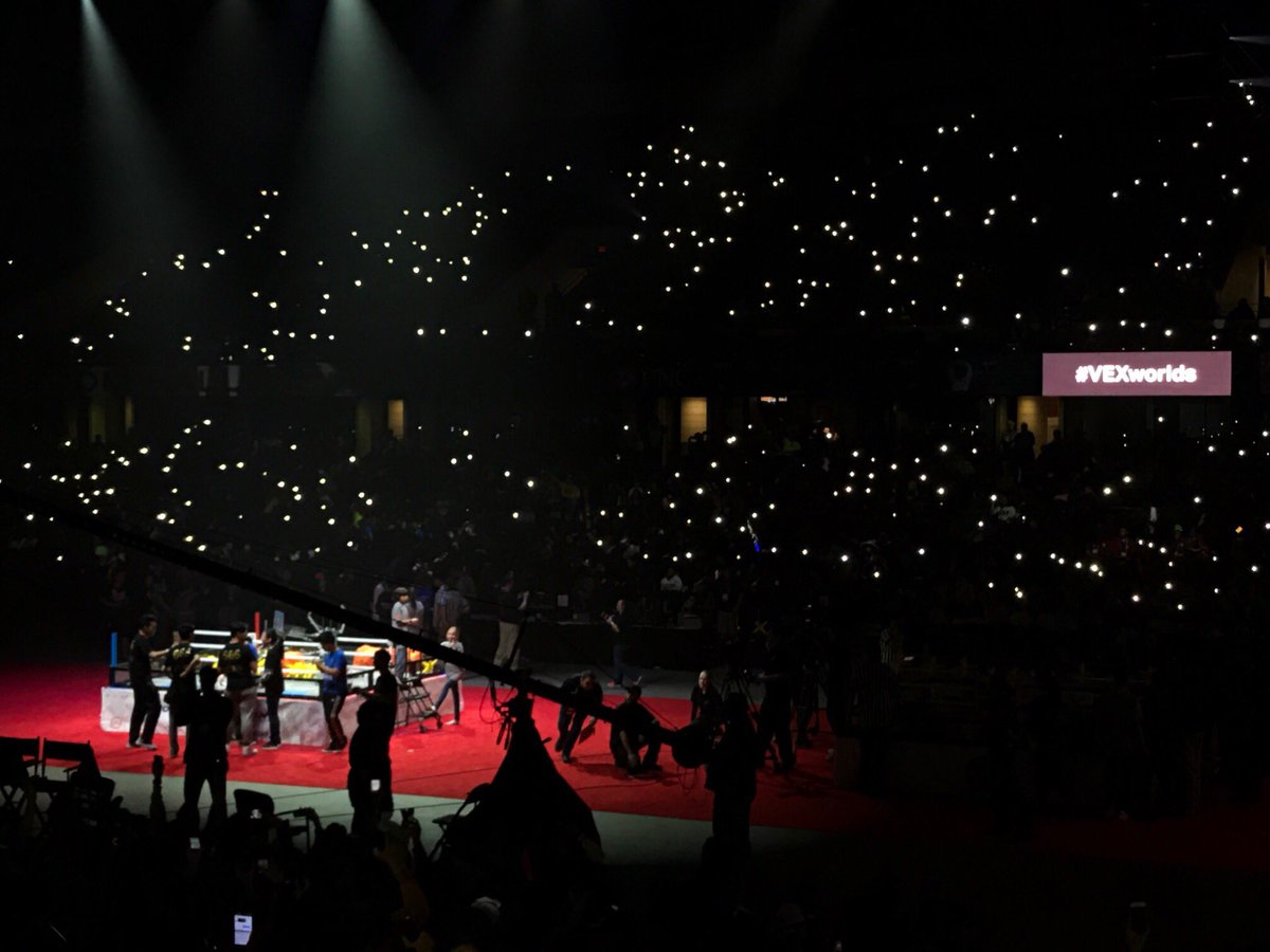 VEXRobotics's tweet image. Freedom Hall is lit right now! #VEXworlds