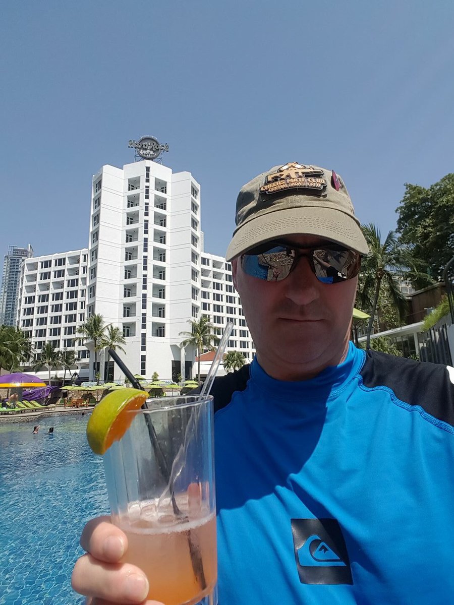 cheersmateclub's tweet photo. We love photos like the one from our club member Ralf Pro 😉👍😀☘️.... Cheers Mate🍻🥃🍻🥃.... and don't forget "Freedom or F🖕ck you" https://t.co/V0yyjsIGIX