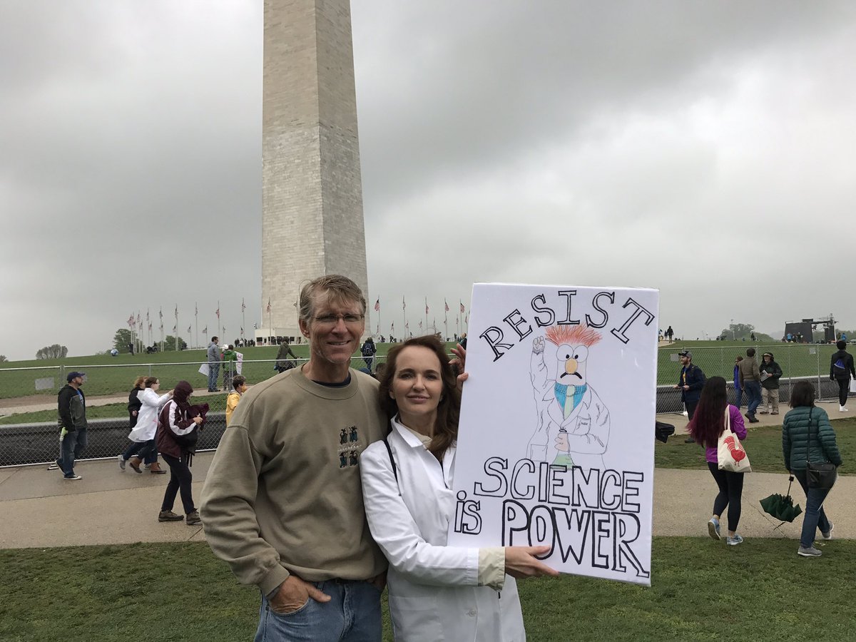 Our first march ever @ScienceMarchDC & it was so amazing! So positive & complimentary of each other #ScienceMarch #marchforscience #EarthDay