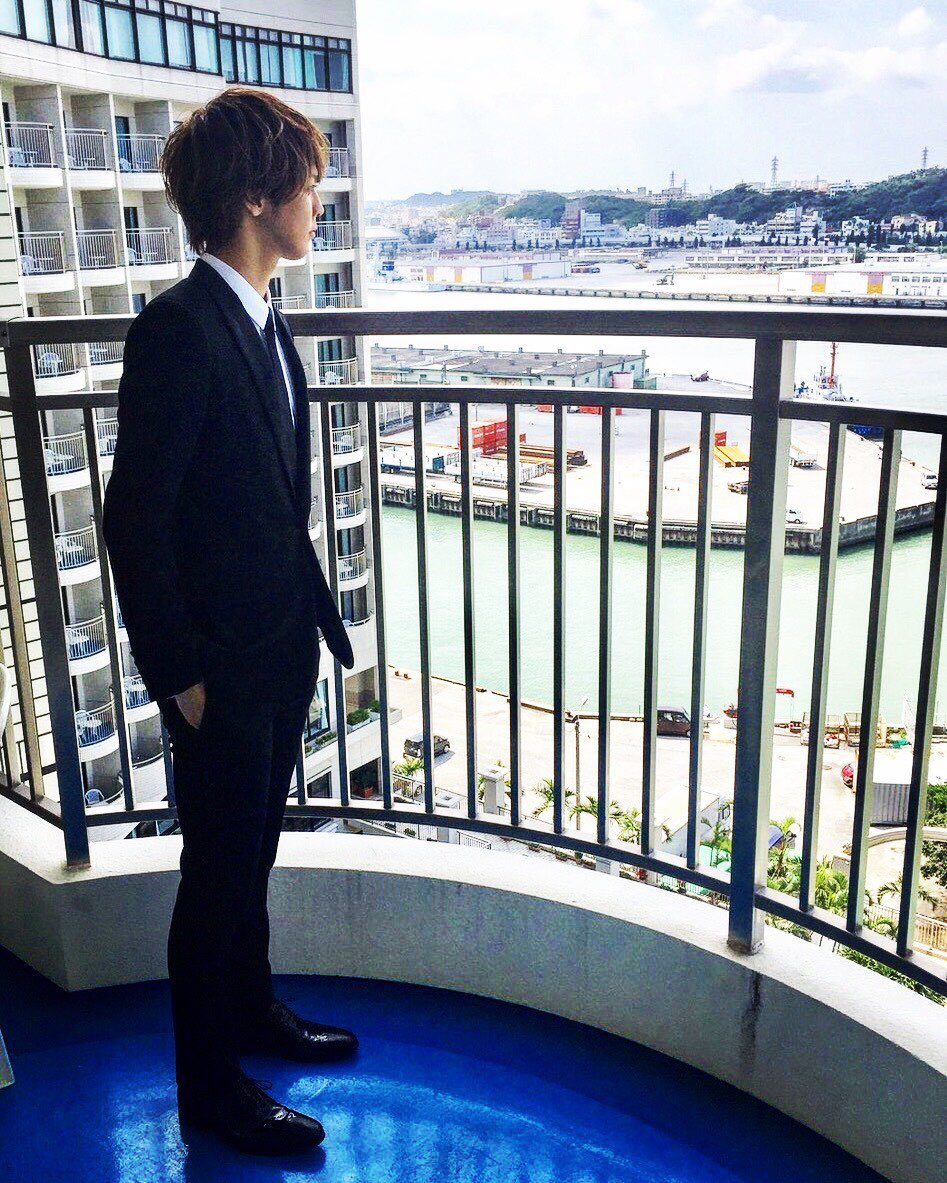 generationsfext's tweet photo. 12:00〜ニコニコ生放送にて沖縄国際映画祭レッドカーペットの模様が生中継‼️
https://t.co/KPBaIiLfLn
そして13:15～日本テレビ「第9回沖縄国際映画祭」特別番組に生出演させて頂きます🙇✨ @anikoma_movie #兄こま #黄昏お兄 RYOTA https://t.co/Fu5AJ8D9pb