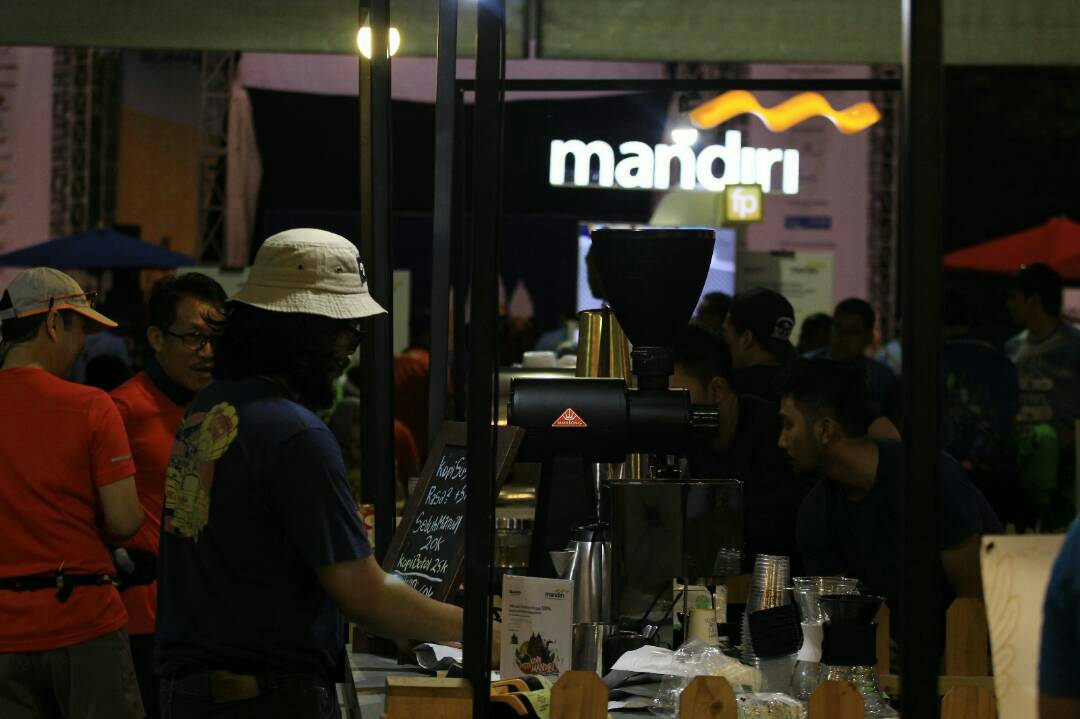 Ini nih spot Pesta Kopi Mandiri, dan ada juga booth kuliner Indonesia di #MandiriJogjaMarathon2017 <a href="/mandiri_jogmar/">MandiriJogjaMarathon</a>