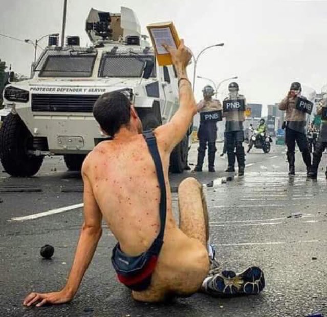 K_osVenezuela's tweet image. Quisiera extenderme para hablar ti>Hans Wuerich pero como solo tengo 140 letras solo puedo decir que ESTOY PROFUNDAMENTE AGRADECIDO CONTIGO.
