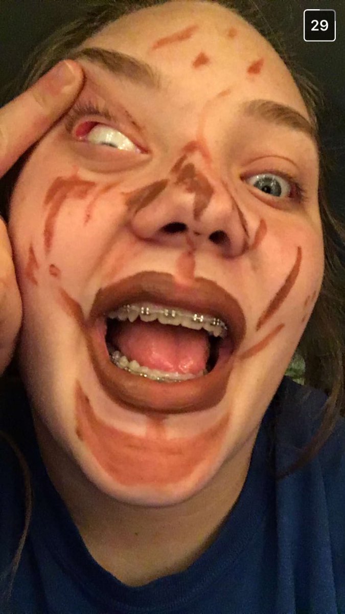 RayganStanford's tweet photo. @NylaJoan is my go to for makeup tips. #onlynotreally https://t.co/JqGZbyWjTE