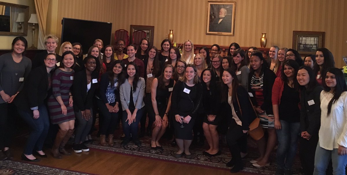 Gail_Wolfmeyer's tweet photo. Celebrating #DJ2017 with our #CornellMBA #Forte Fellows! #ForteTurnsItUp #BRTO https://t.co/qrFhJs62ng