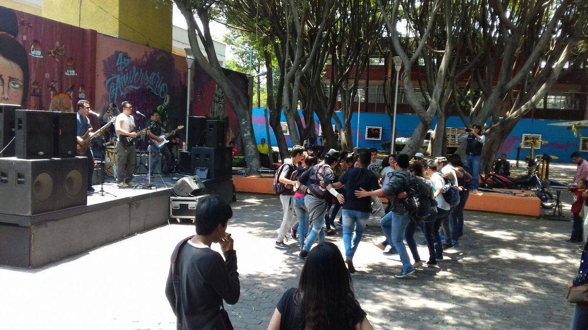 EloyRodrguez6's tweet photo. Beneficiarios participan en el Festival "Music On Track" contra las adicciones en LATA Iztacalco con @iztajoven @ANYGATOS @ActividadesPSi https://t.co/q3nj1pd46t