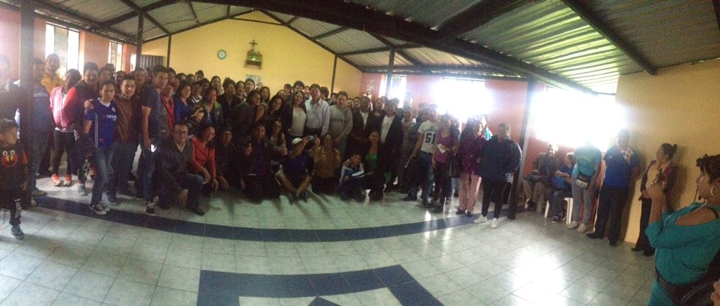amapolanaranjo's tweet photo. Escucharnos y compartir es un principio fundamental para avanzar, lograr justicia y equidad social. #elmandanteeselPueblo https://t.co/jGejyBgLPH