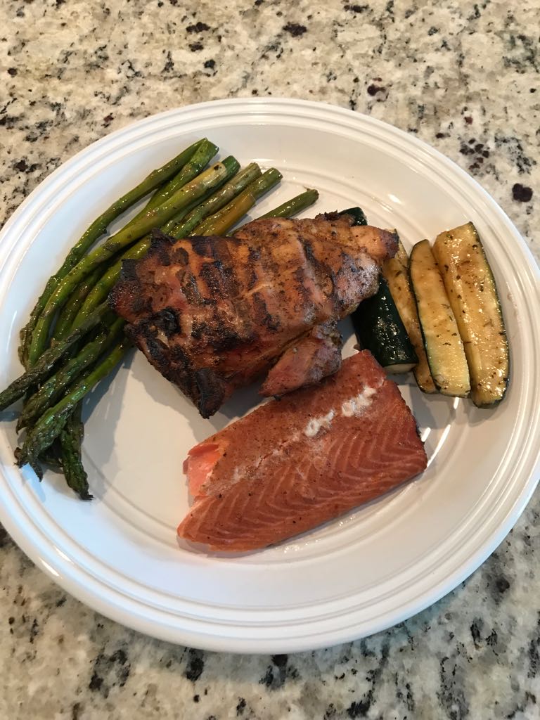iHEARTjasz's tweet photo. Dinner from the grill #ChefBill https://t.co/4pbHr87blR