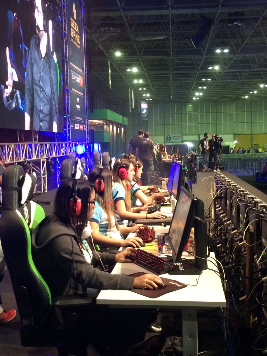 GameCodexBrasil's tweet image. 15 x 15 no placar é o que? Overtime!! Quem será que ganha depois dessa reação da @PRGeSports ? #GGRF #GGRF2017 #CSGO #MulheresNoeSport